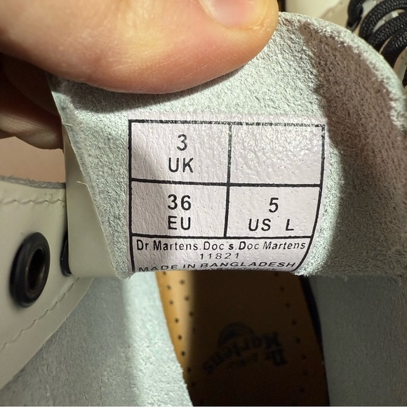 NIB Dr. Martens 1460 W Smooth white lace up boots Size: 5 - Picture 5 of 6